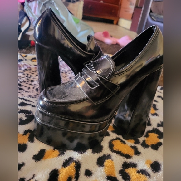 Black Platform Heels - Picture 3 of 3